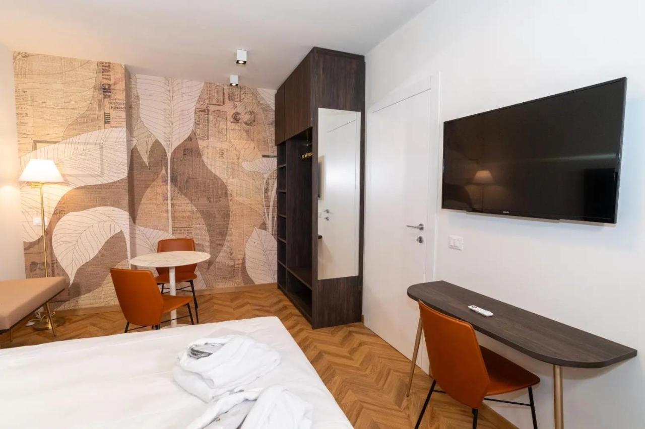 Jacuzzi Suite Home By Enjoy Garda Hotel Peschiera del Garda Exterior photo