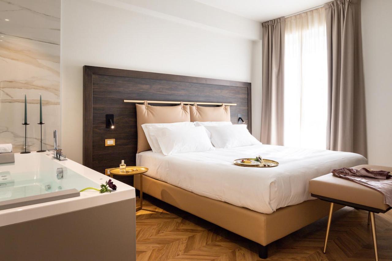 Jacuzzi Suite Home By Enjoy Garda Hotel Peschiera del Garda Exterior photo