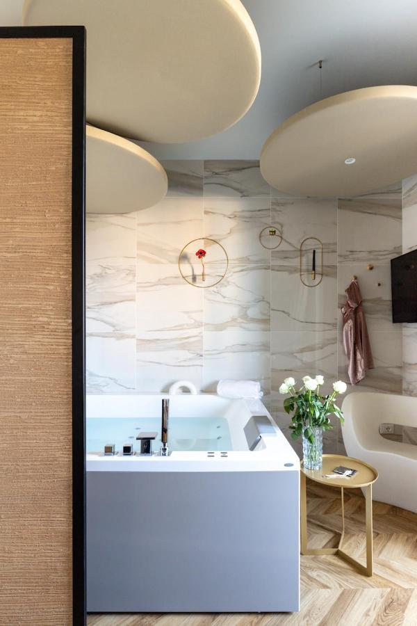 Jacuzzi Suite Home By Enjoy Garda Hotel Peschiera del Garda Exterior photo